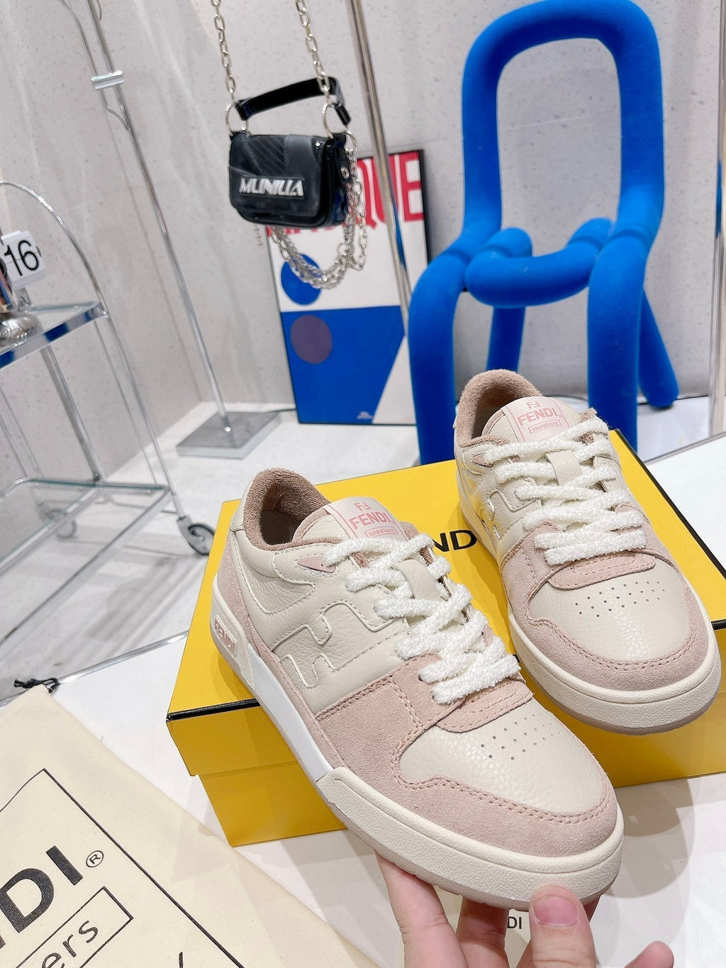FENDI CASUAL SNEAKER IN WHITE CALFSKIN AND LIGHT PINK SUEDE