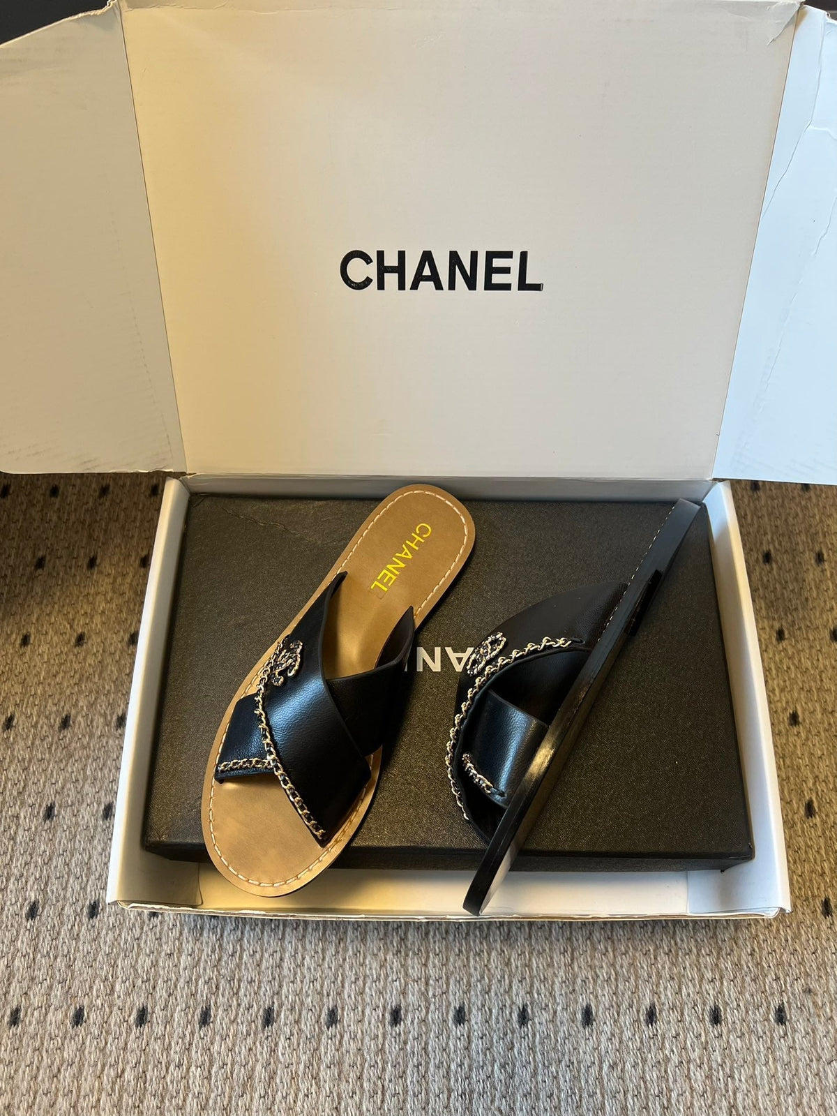 CC 26s Flat Sandals Black Brown Cowhide 627194