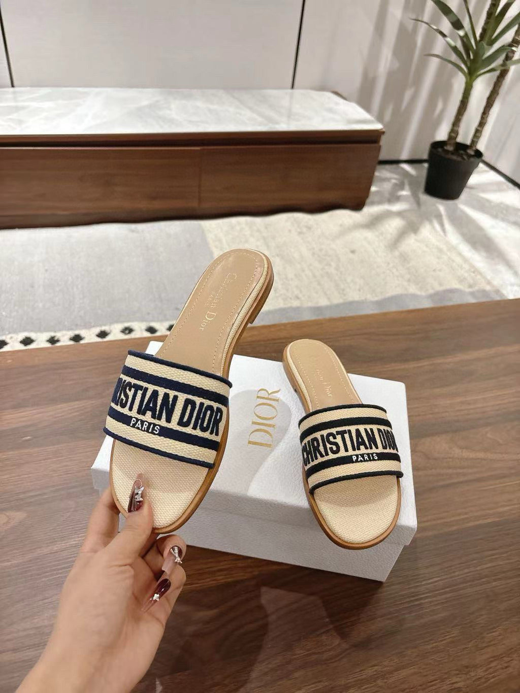 CD 26s Embroidered Sandals Canvas Sheepskin 664321