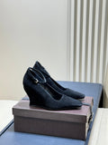 Alaia 2026 Wedge Pumps Velvet Leather 789590