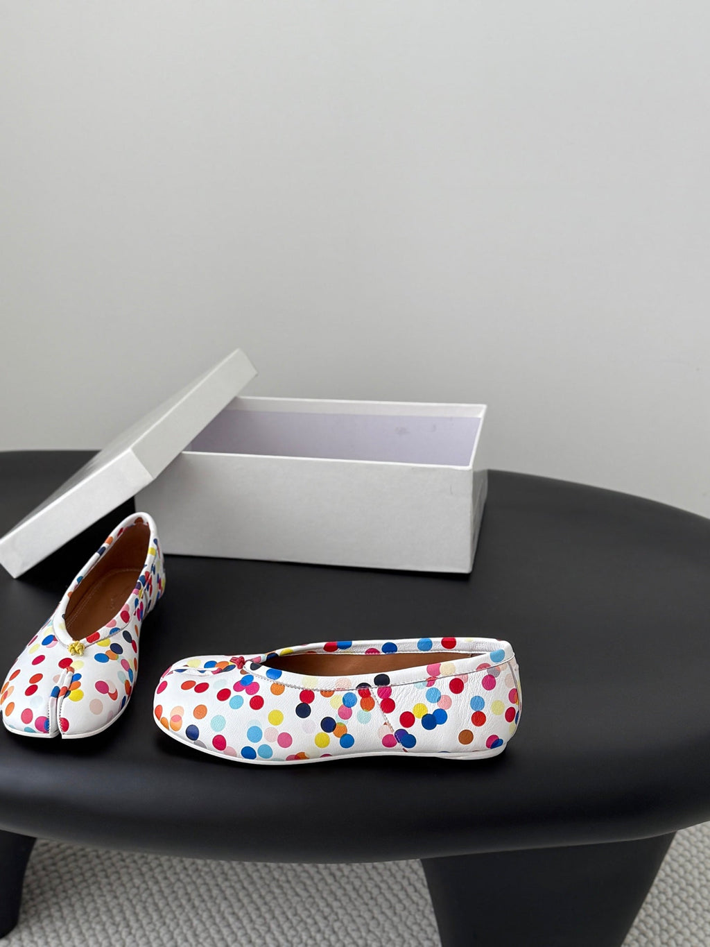 Maison Margiela 2026 Tabi Ballet Flats White Mix Colors Sheepskin 915401