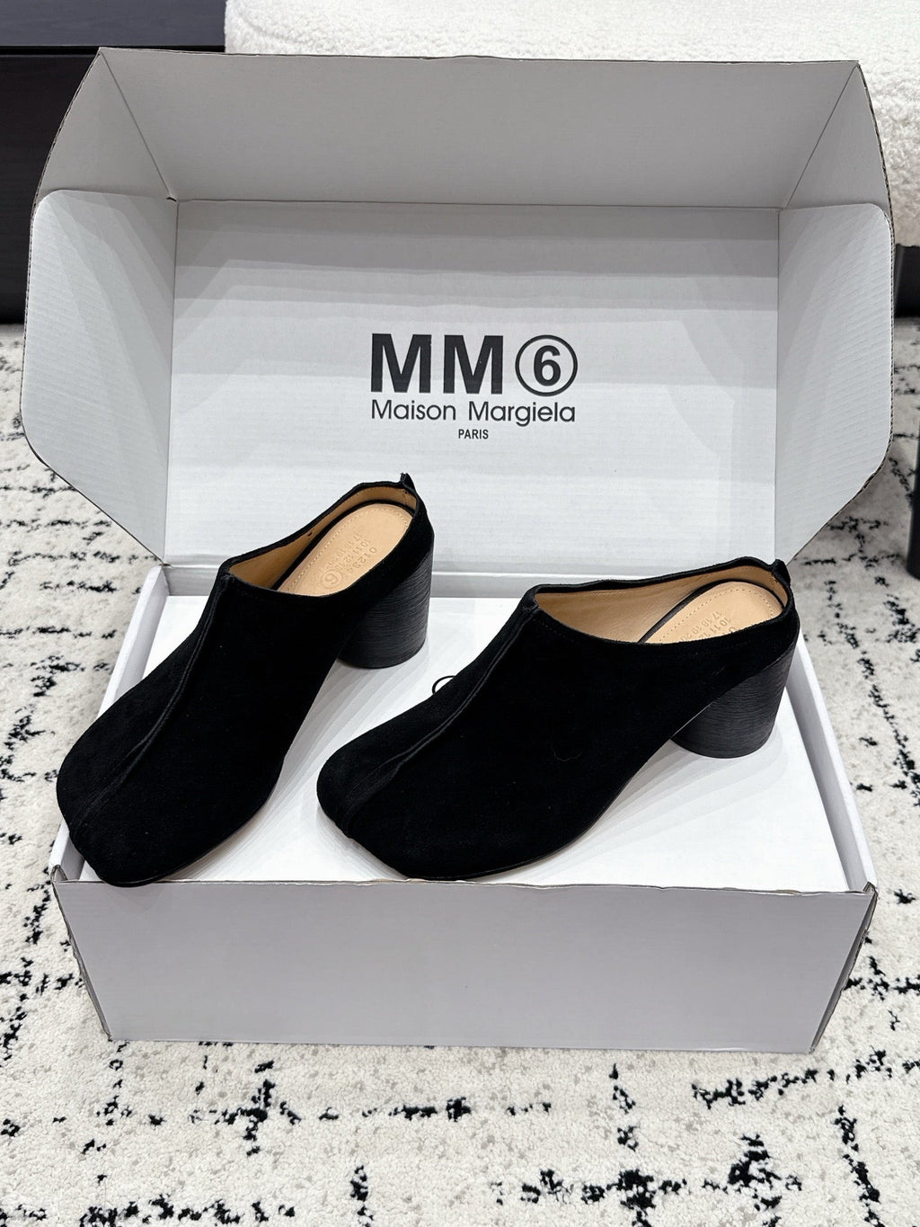 Maison Margiela 2026 Closed-Toe Chunky Heel Mules 70mm Cowhide Suede 924849