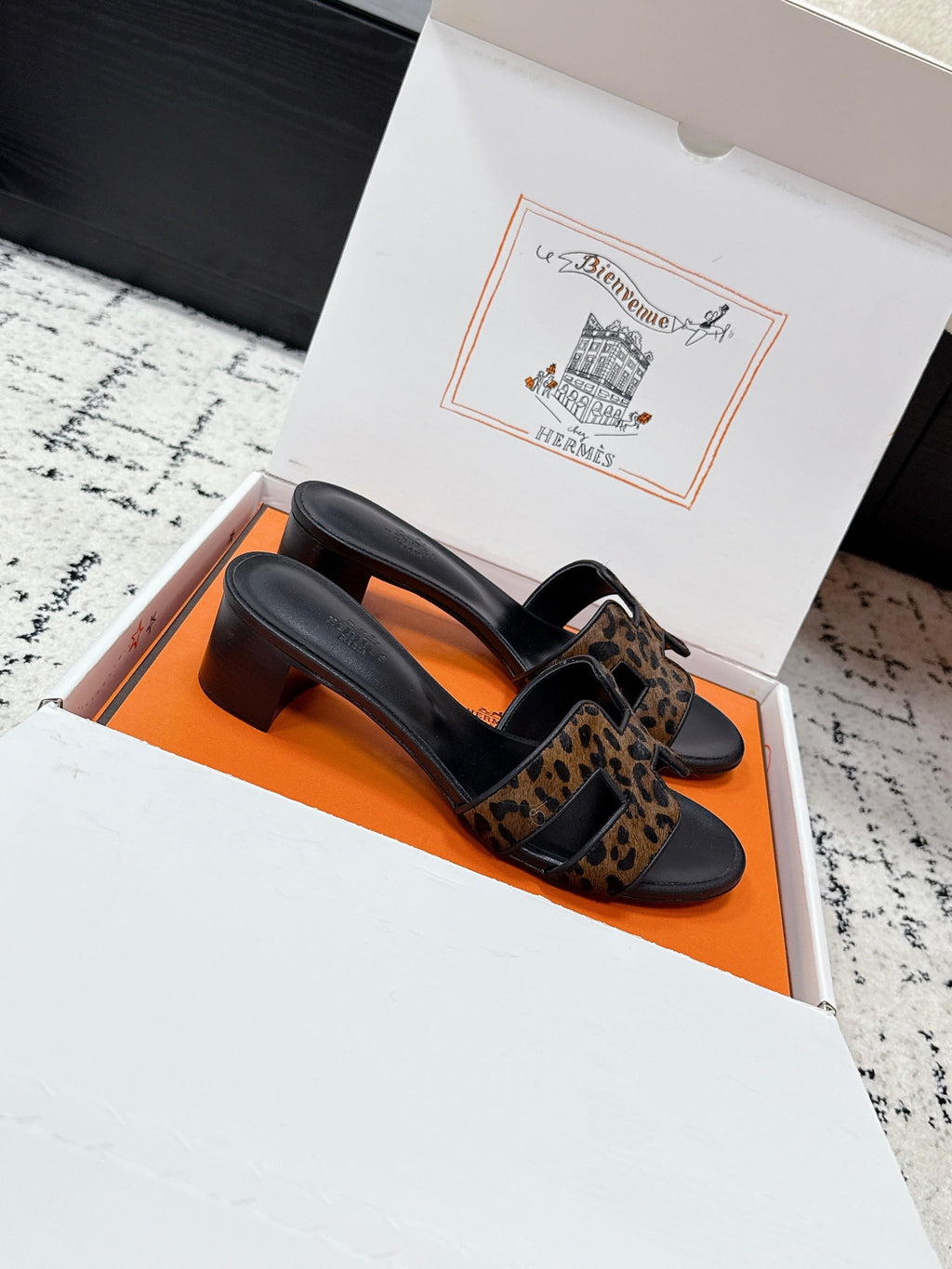 HM 26ss High-Heeled Sandals 50 Black Brown Cowhide 617228