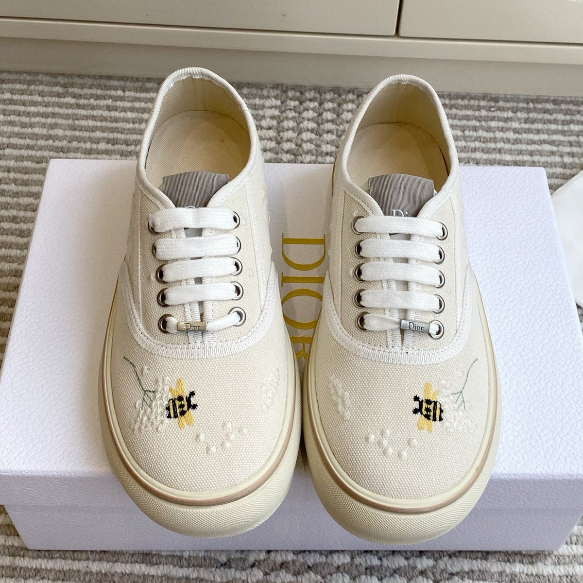 Dior 2026 Embroidered Sneakers Canvas 933295