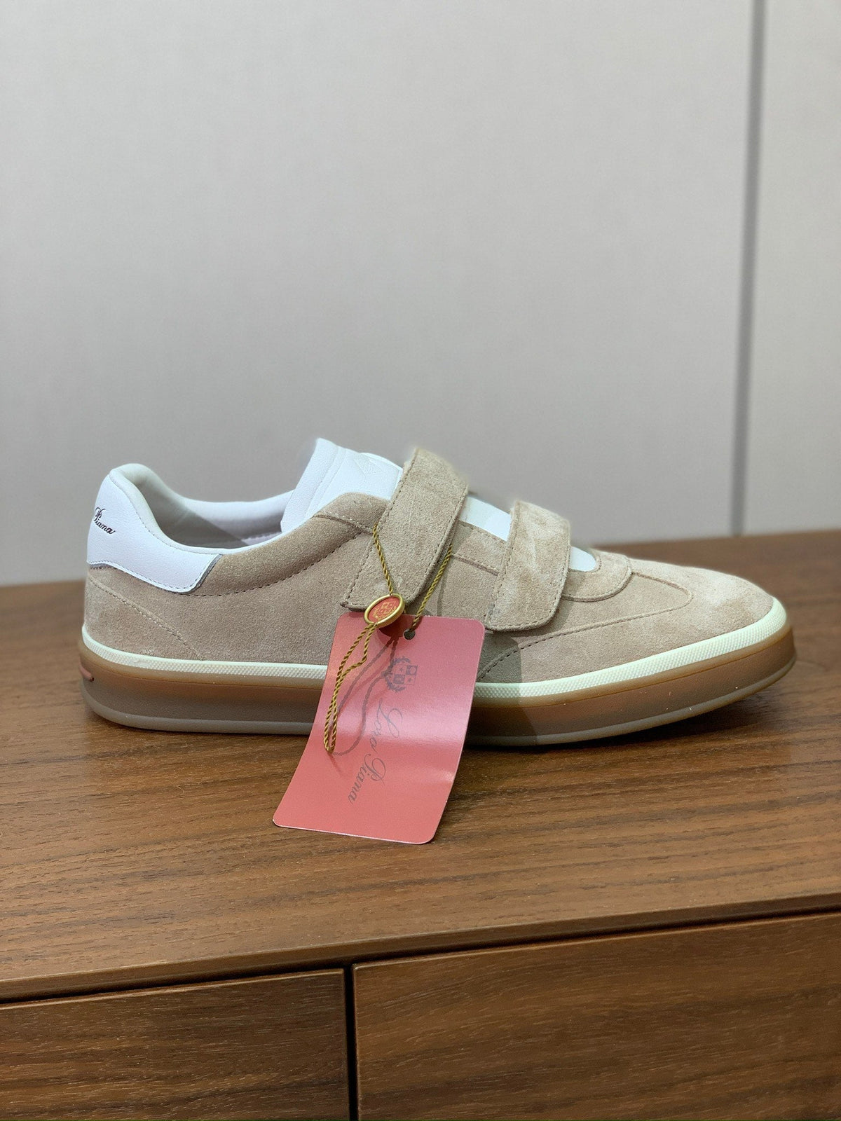 LP 26SS Velcro-strap Sneaker Beige mix White Suede Leather 606508