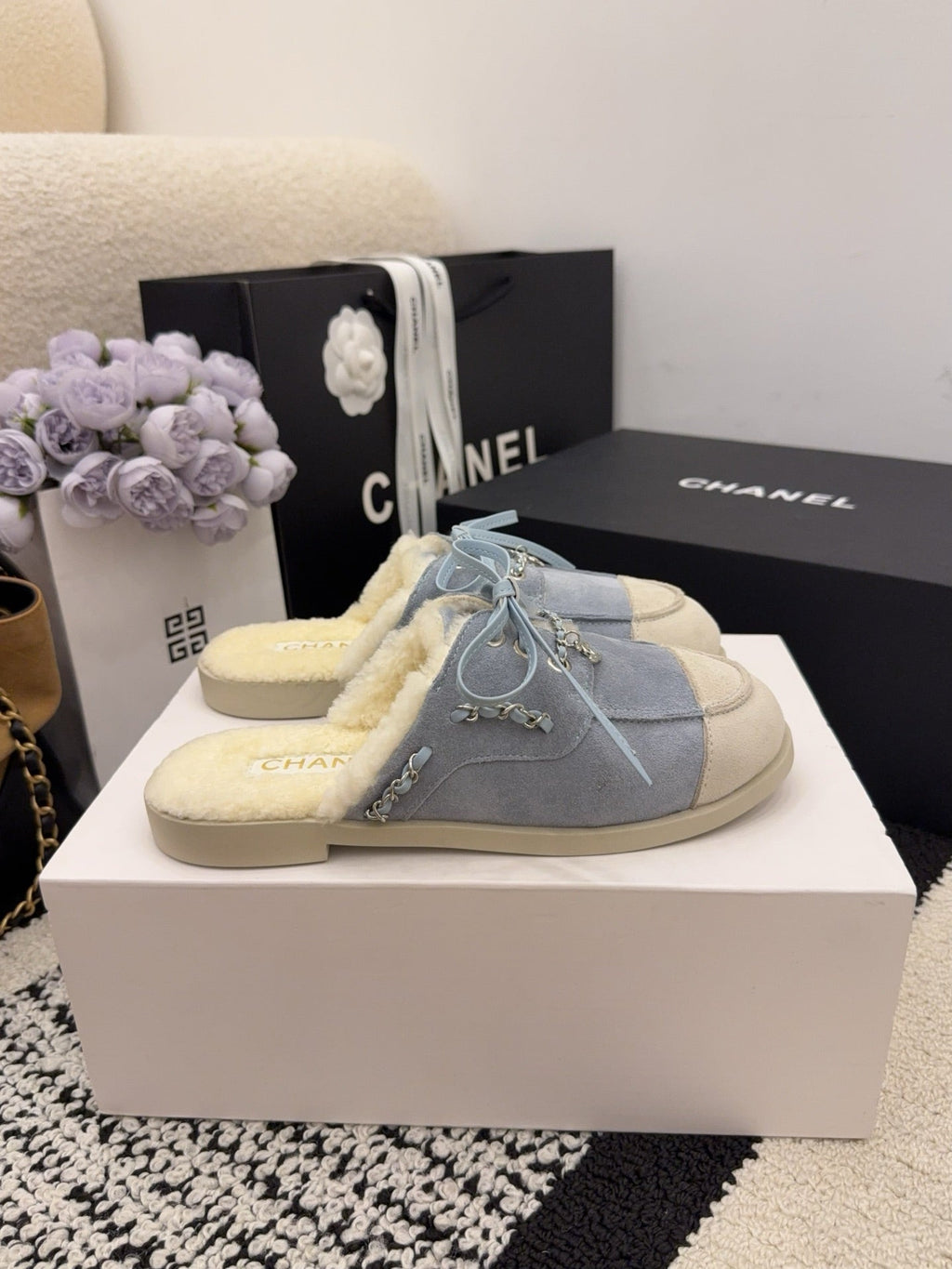 CC 26 Shearling Slip-on Loafer Blue White Suede Wool 588716